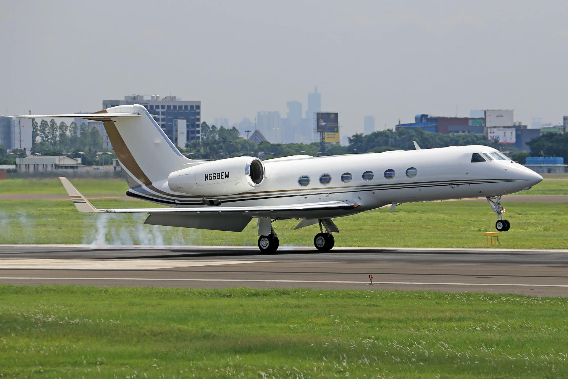 Bombardier Challenger 601 3R N441PJ